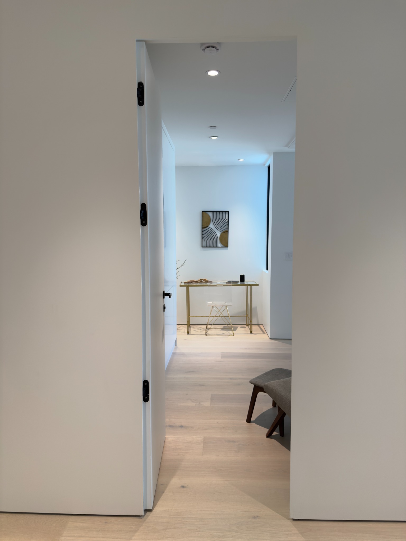 Crisp, Modern Lines by HM Drywall